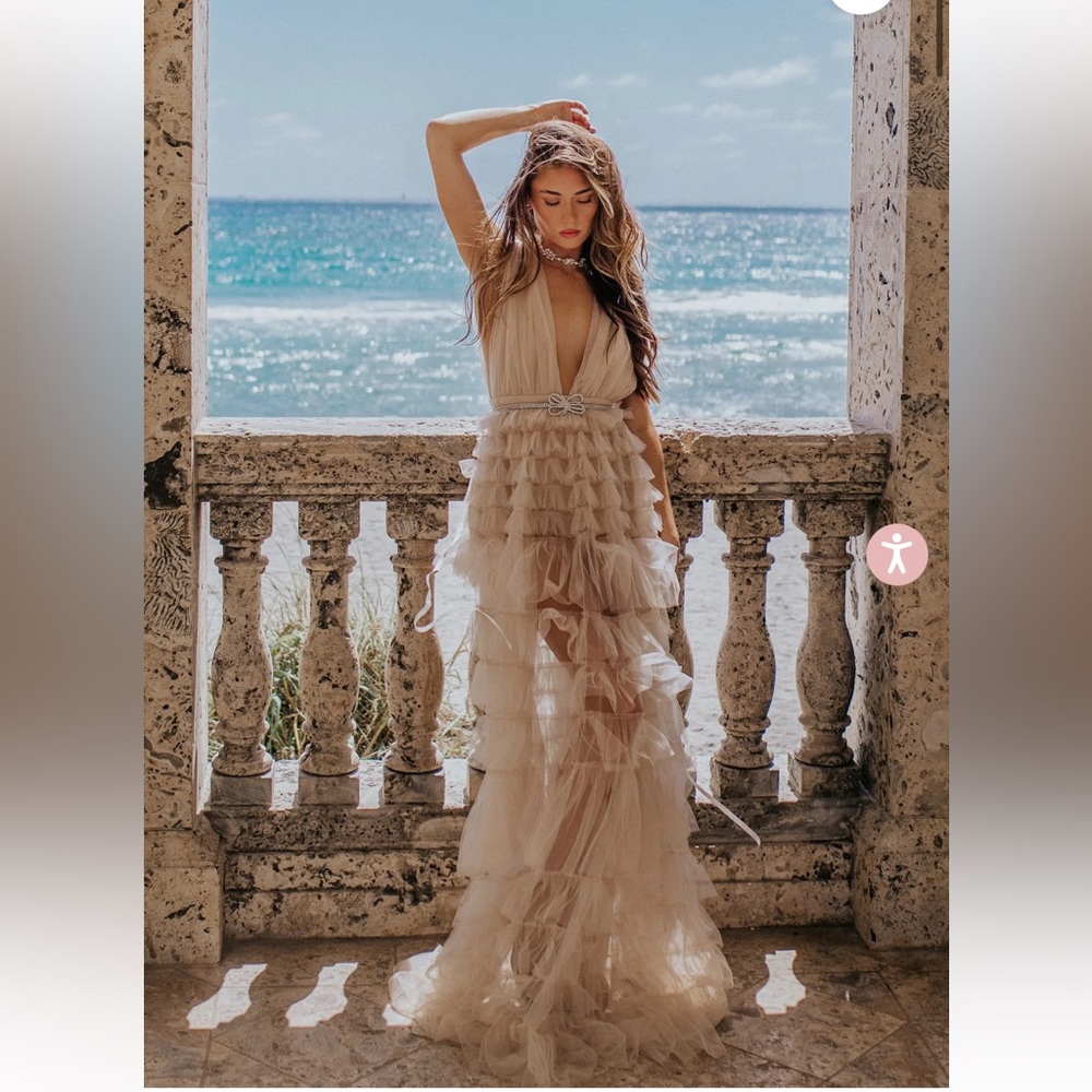 Betsy gown untamed petals